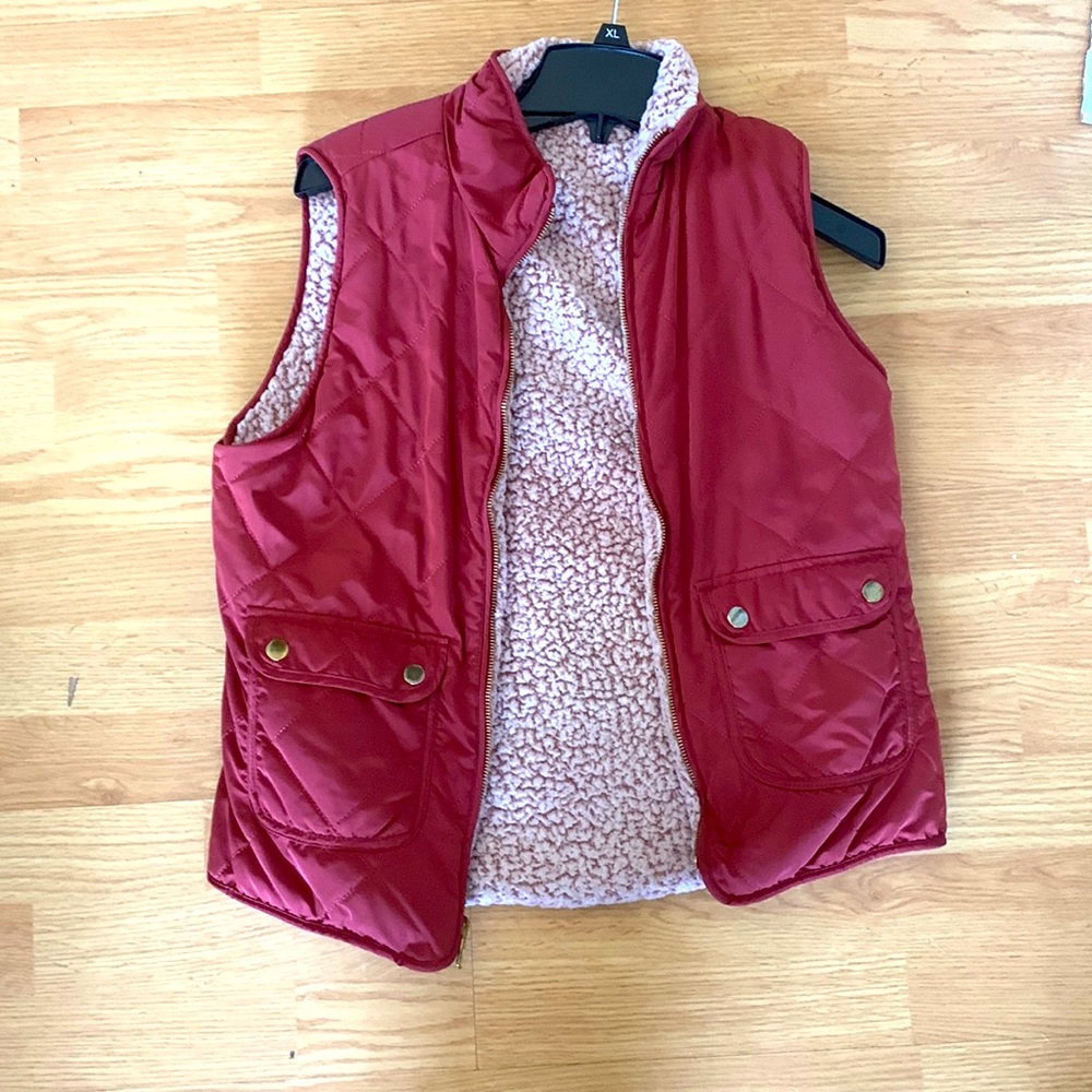 Soft interchangeable no name vest